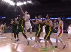 CBA季后赛倒计时，新疆广汇今晨官宣签约，细节引发关注，气氛紧张，轮换策略成焦点