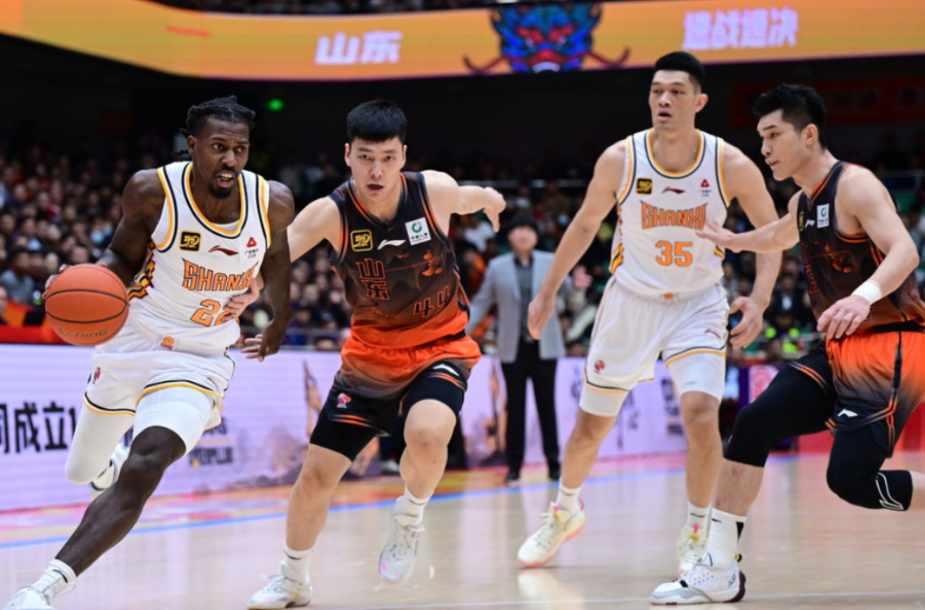 尼斯迎CBA季后赛关键赛,今夜绝杀压哨,球迷炸锅,团队化学反应显著 尼斯迎CBA季后赛关键赛,今夜绝杀压哨,球迷炸锅,团队化学反应显著